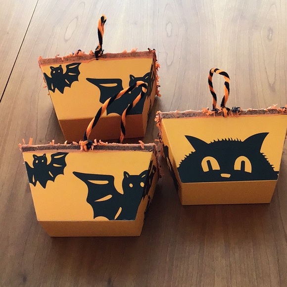 Halloween Treat Containers - Set of 3 - Picture 2 of 5